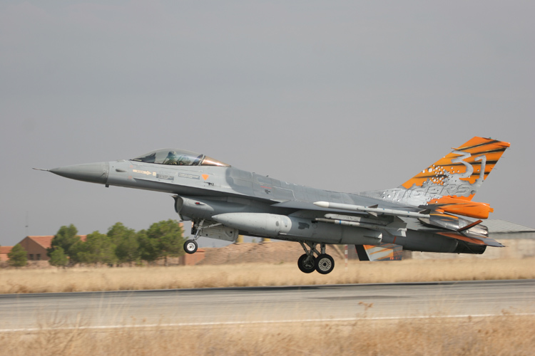 FA-87 31 SM F-16AM 