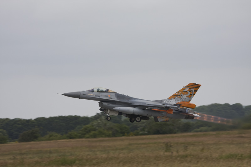 FA81 31 Sm / 10 W  F-16AM 