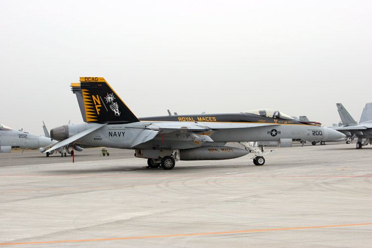 165860 NF-200 VFA-27 F/A-18E USN